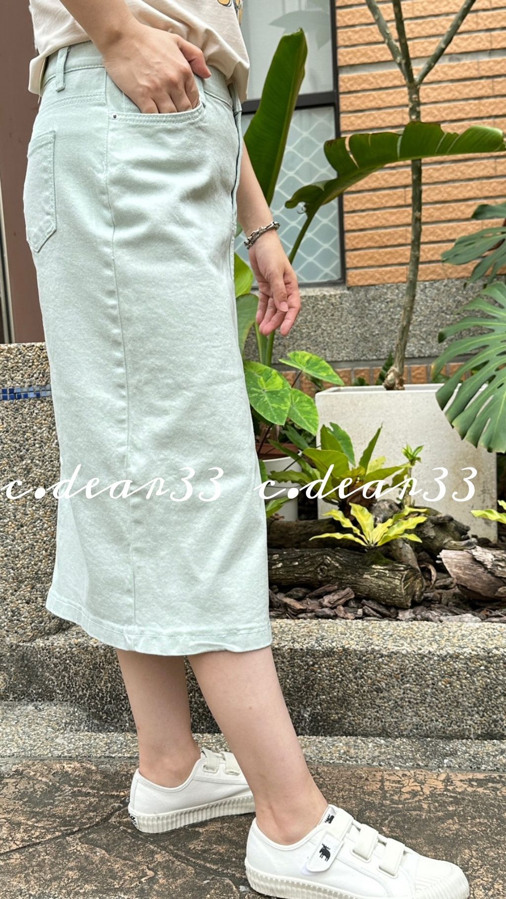 Picsart_23-05-12_19-10-12-417