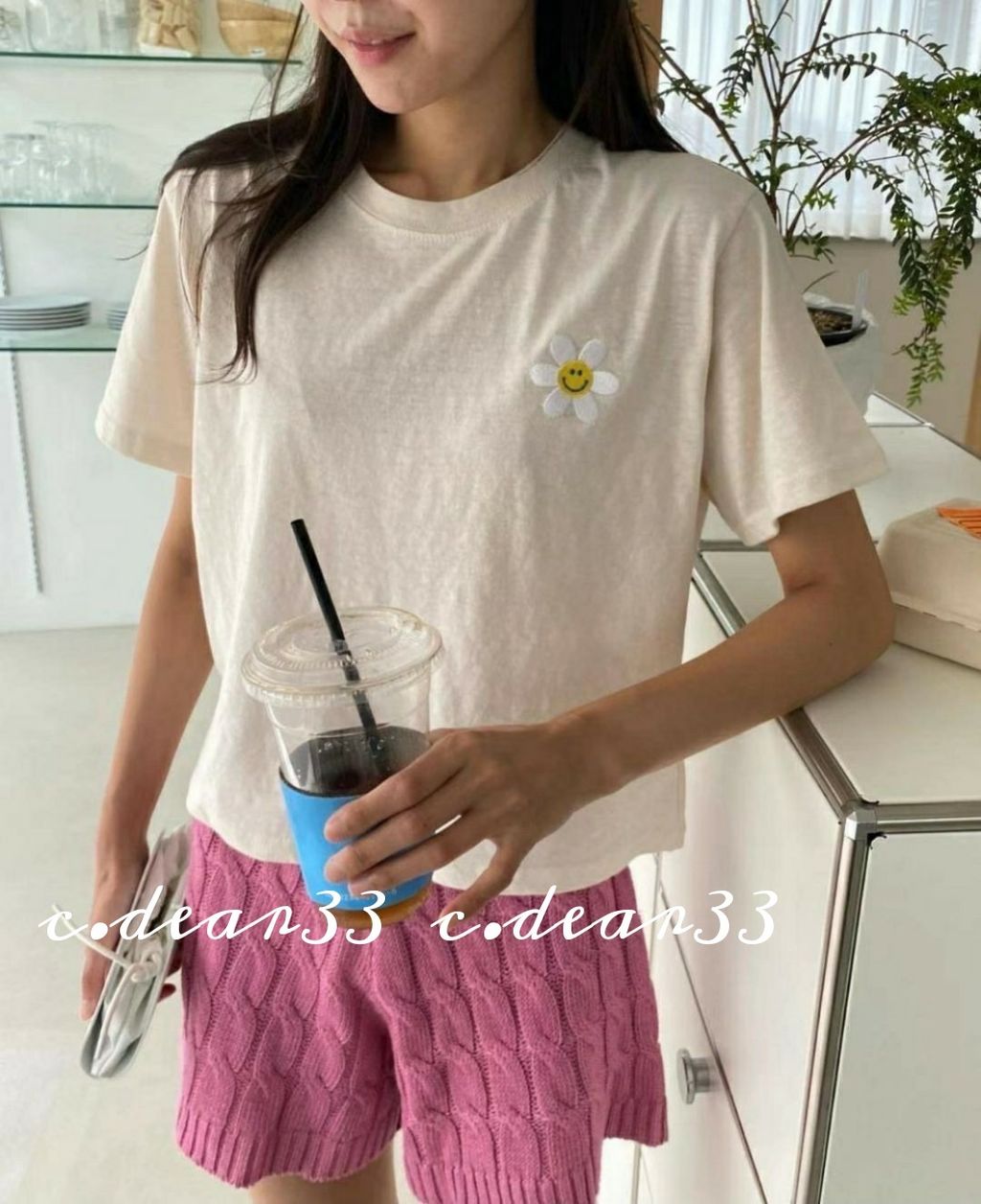 Picsart_23-06-07_22-20-17-967