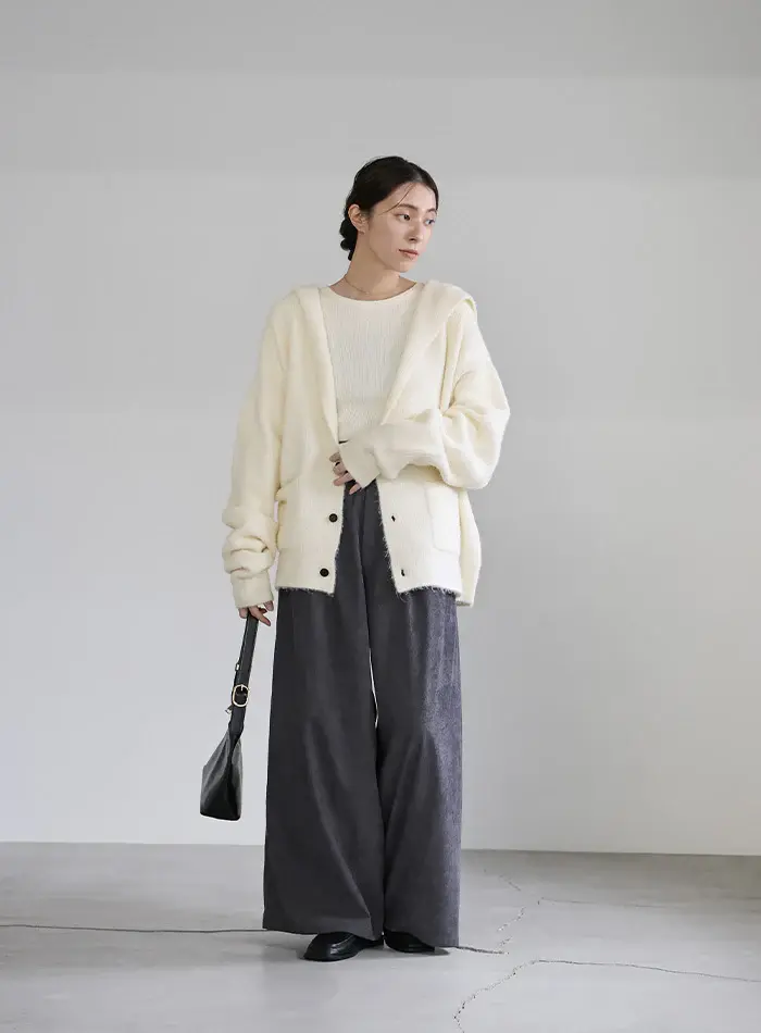 cd325106-_-iv-04_700x950