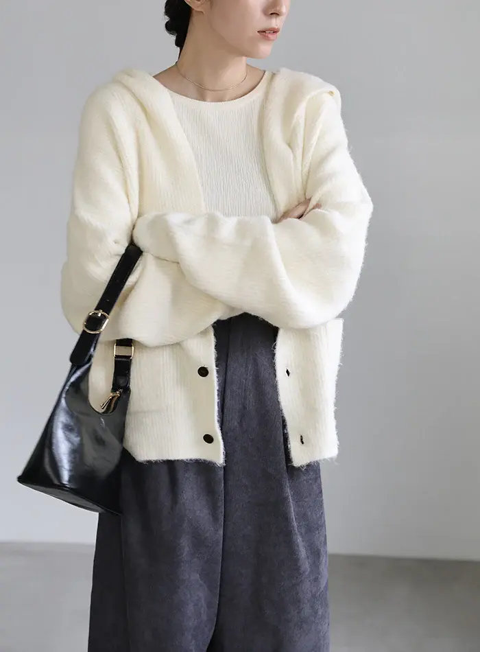 r-cd325106-_-iv-14_700x950