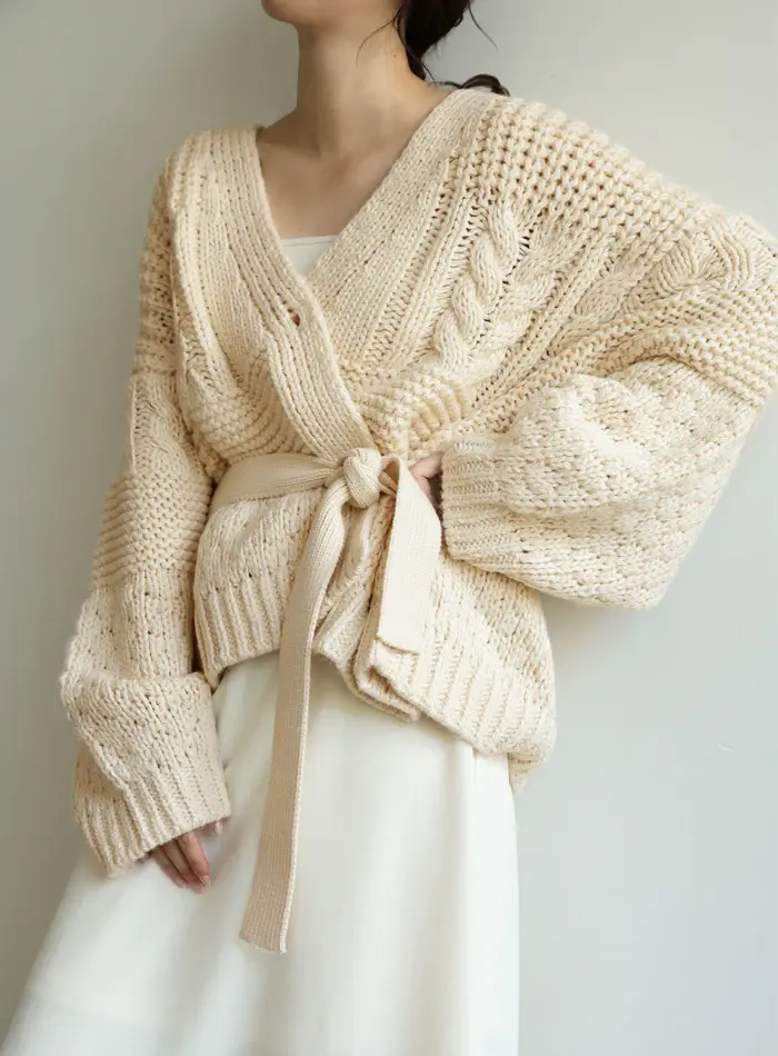 r-_Et_cd325101-_-iv-15_700x950