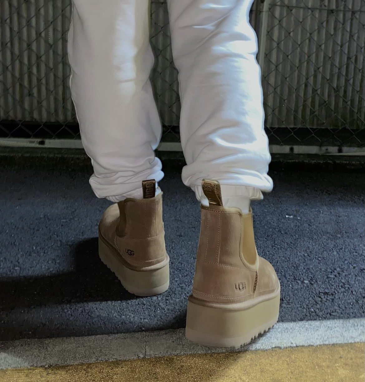 UGG Neumel Platform Chelsea 23 ベージュ 箱　厚底 楽天市場】ugg w neumel platform chelseaの通販 UGG Neumel