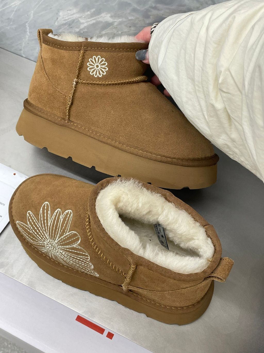 CDB4B477-1376-421A-8DC8-E3CE29A8807F