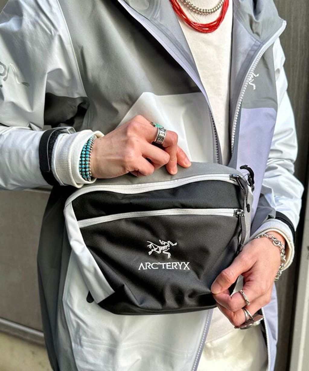 [預購] BEAMS x Arcteryx 始祖鳥 MANTIS 2 Waist Pack 側背包