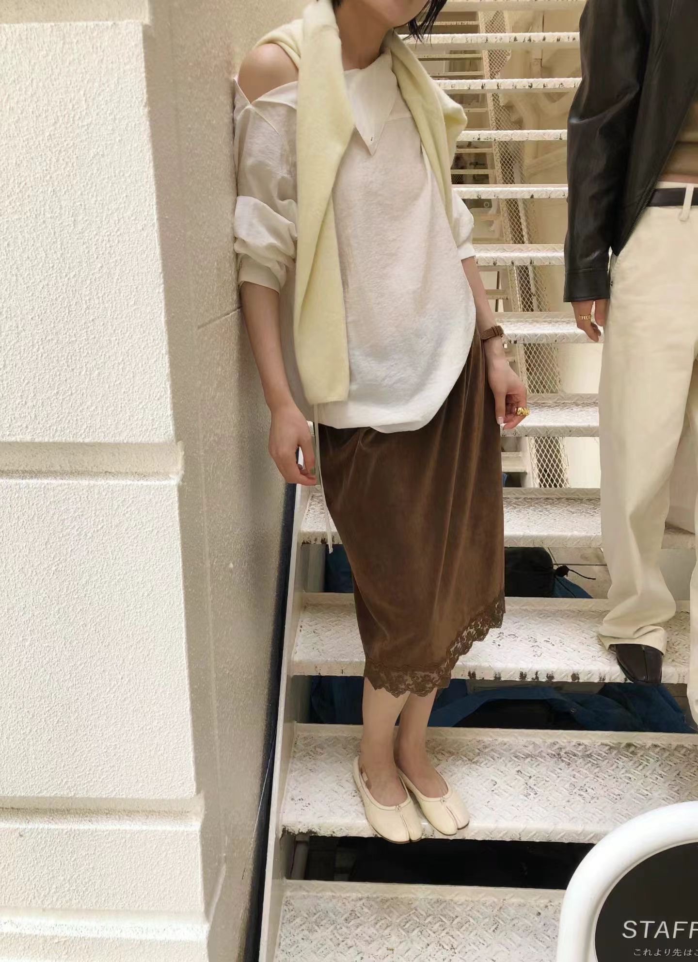 22