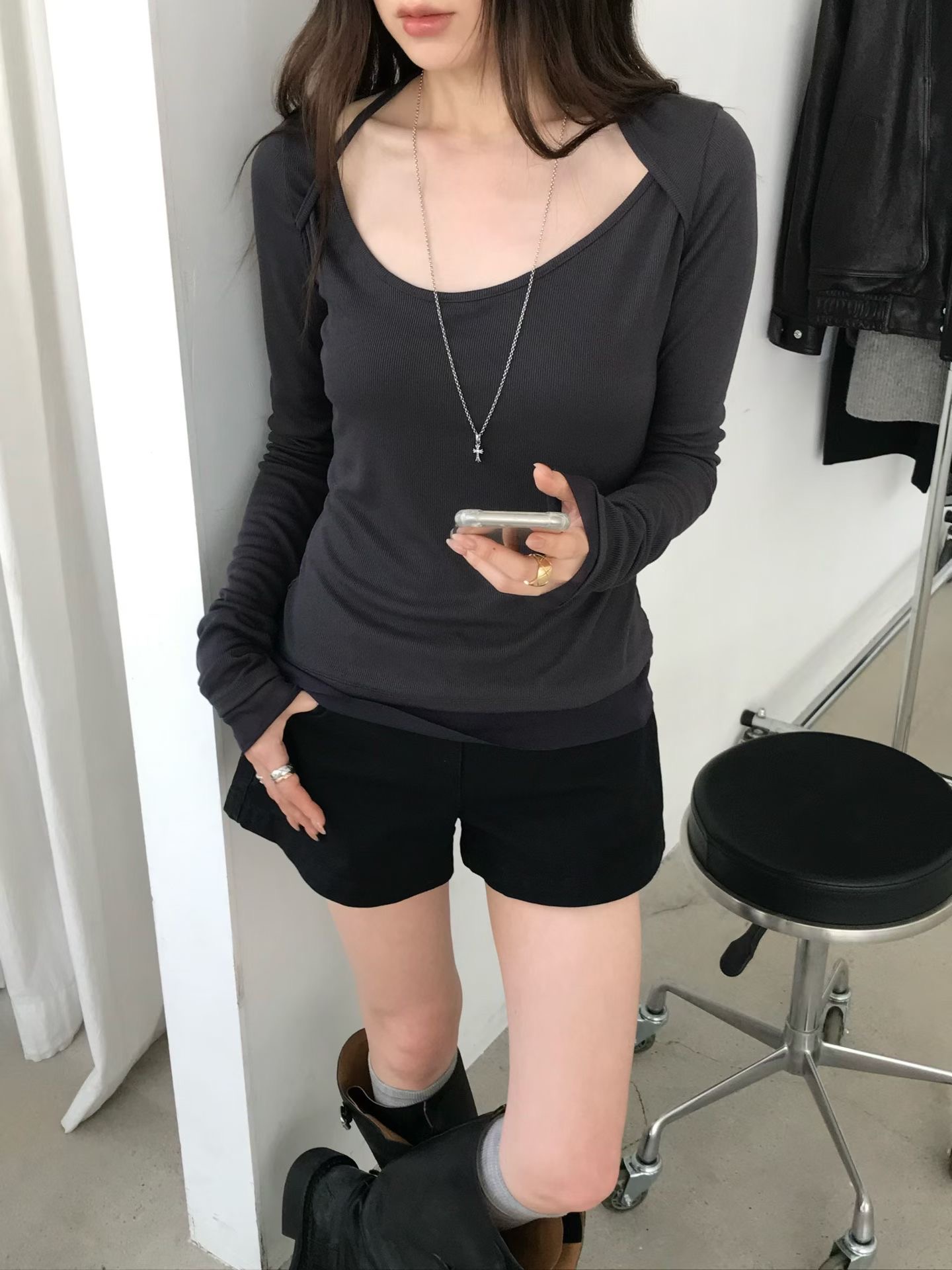 06