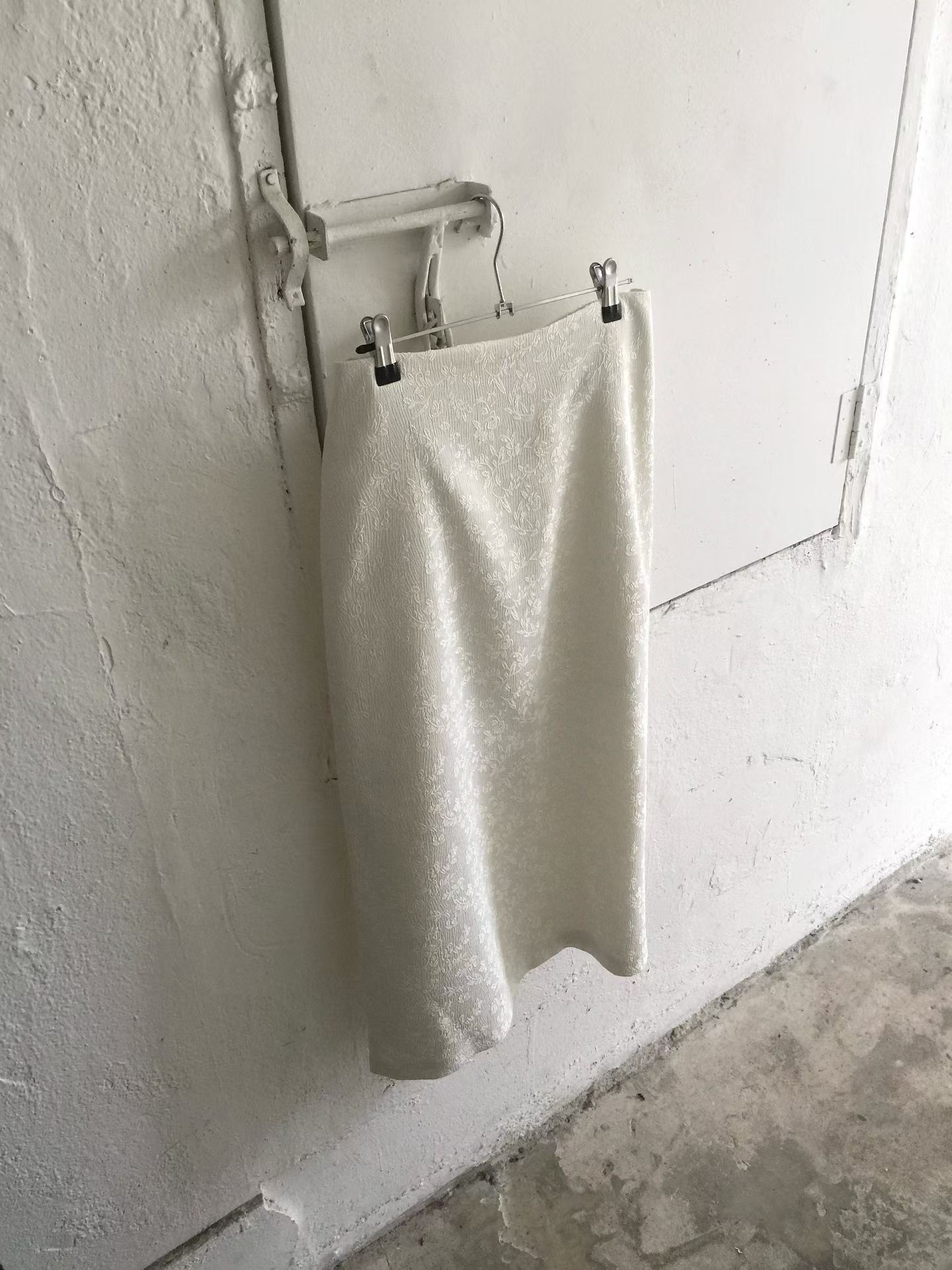 33