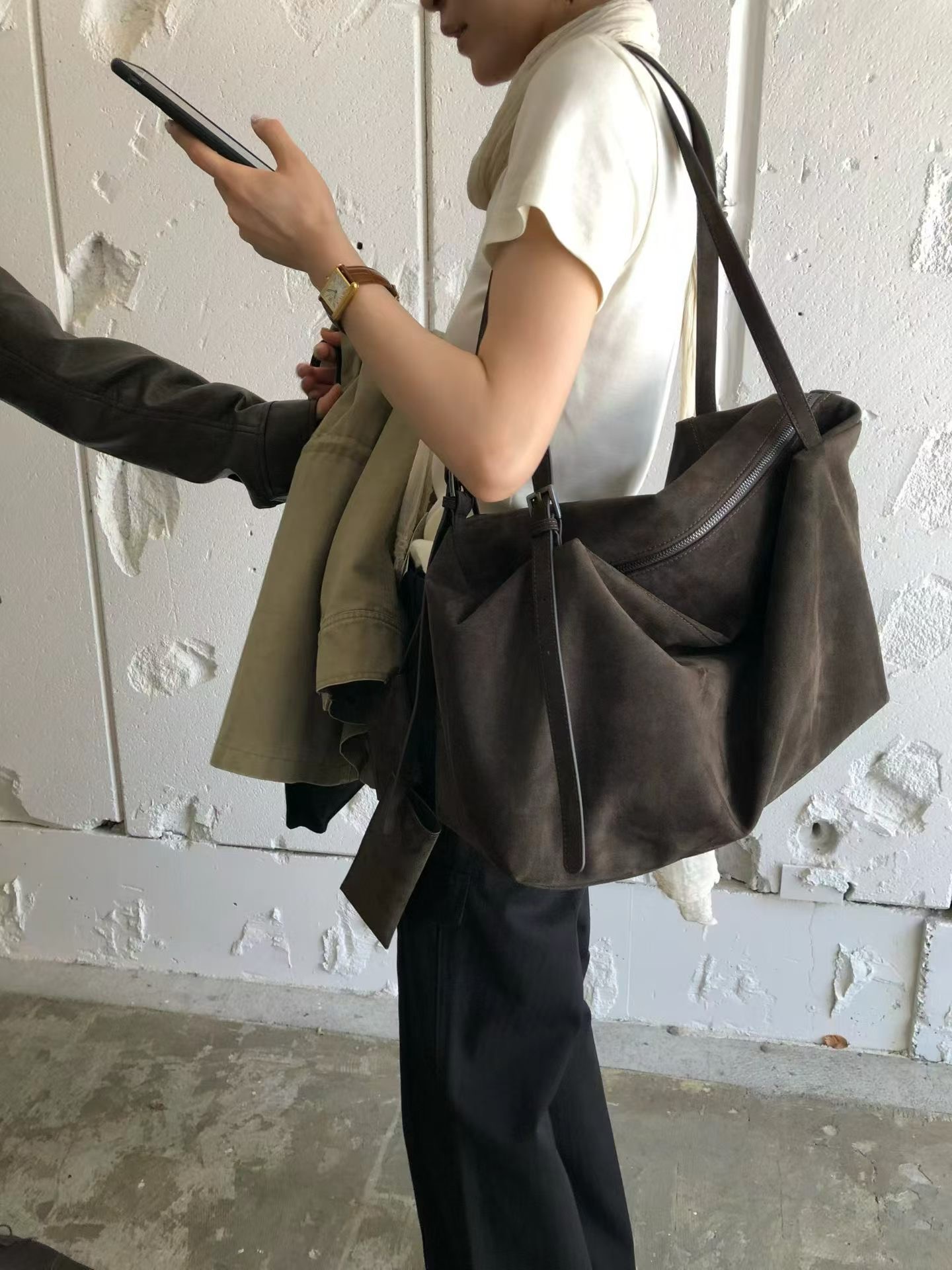 23