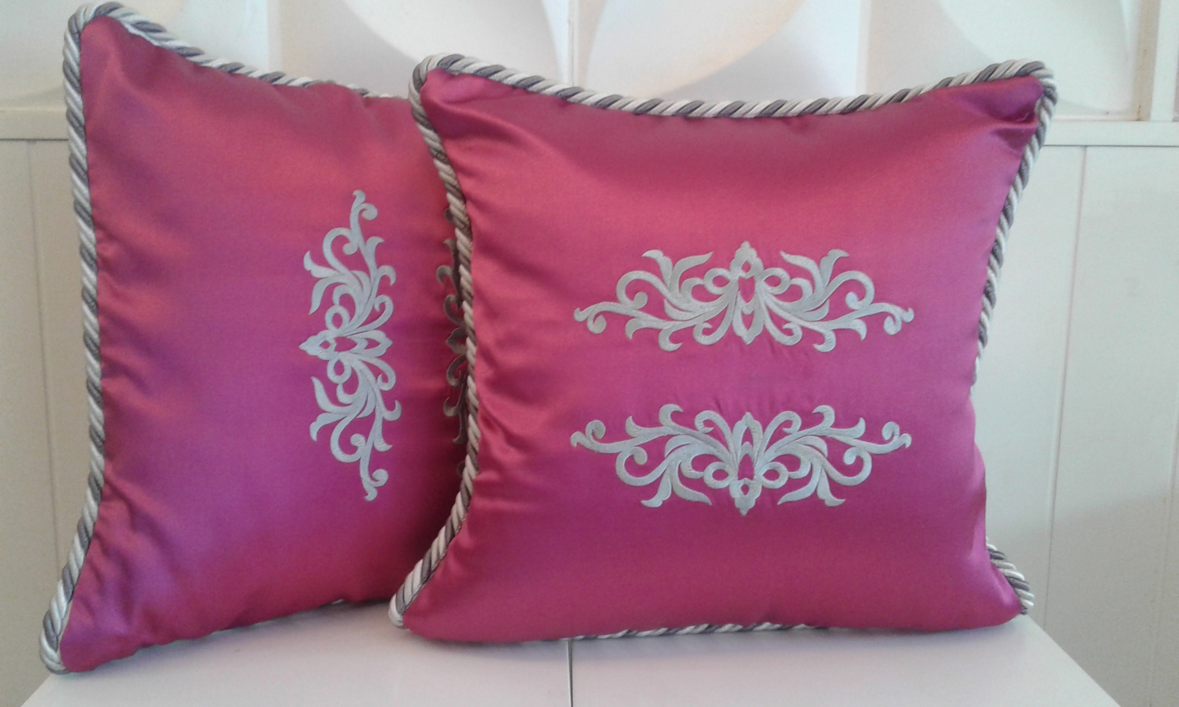 Mawar Pink Awan Larat Cushion.jpg