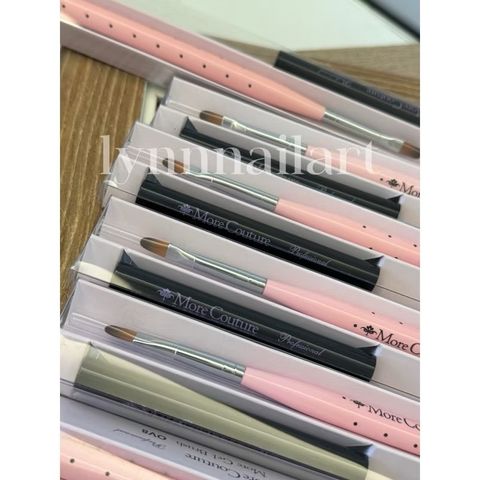 圓筆 OV8【現貨】日本 More筆 色膠筆 底膠筆 建構筆 現貨 美甲筆 More Coutu