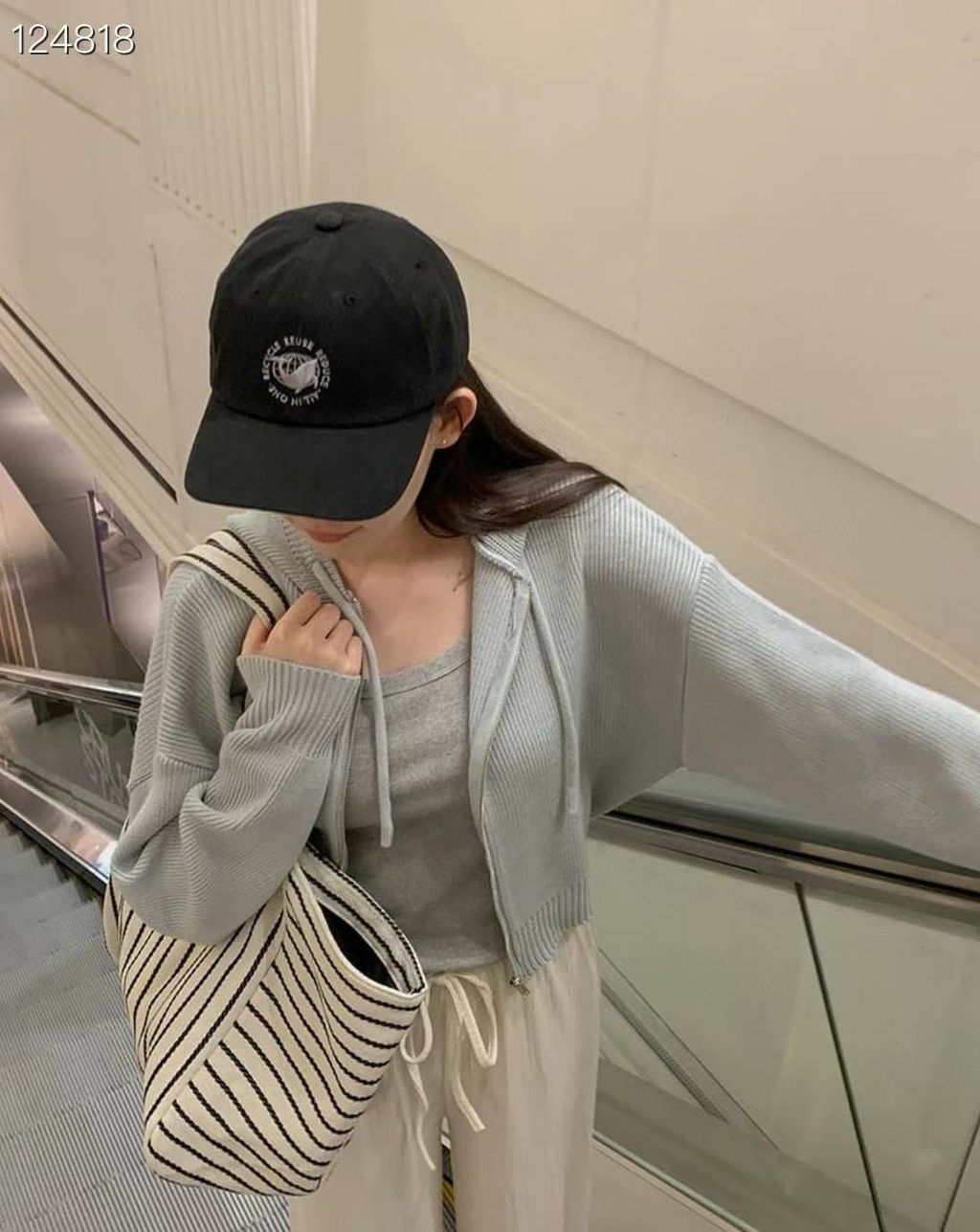 A-LOVELYHAT-Q3f-147👑 👑 2024-03-03 11.32.27