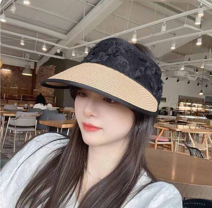 A-LOVELYHAT-Q3f-147👑 👑 2024-03-03 12.29.49