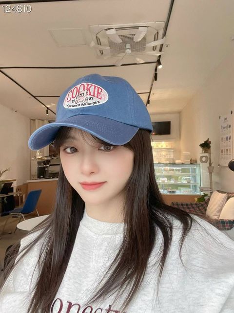 A-LOVELYHAT-Q3f-147👑 👑 2024-03-03 12.50.31