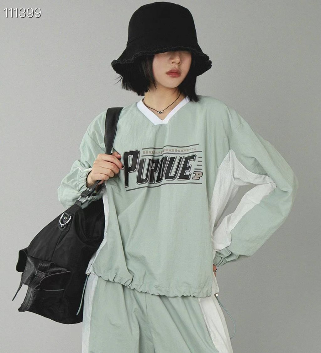 A-LOVELYHAT-Q3f-147👑 👑 2024-03-03 12.54.13