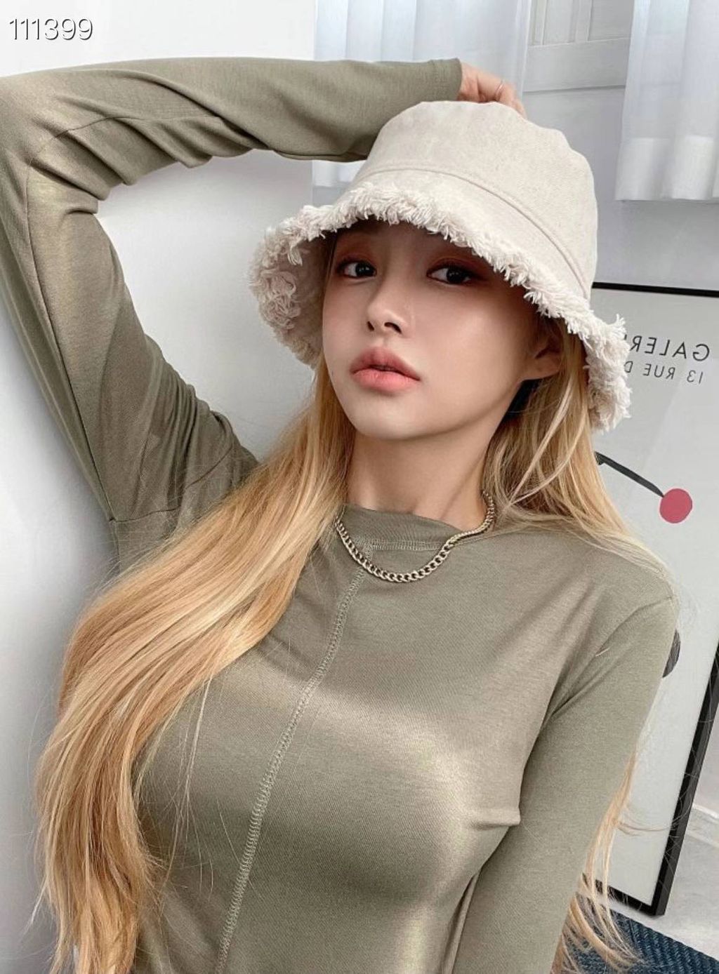 A-LOVELYHAT-Q3f-147👑 👑 2024-03-03 12.54.14