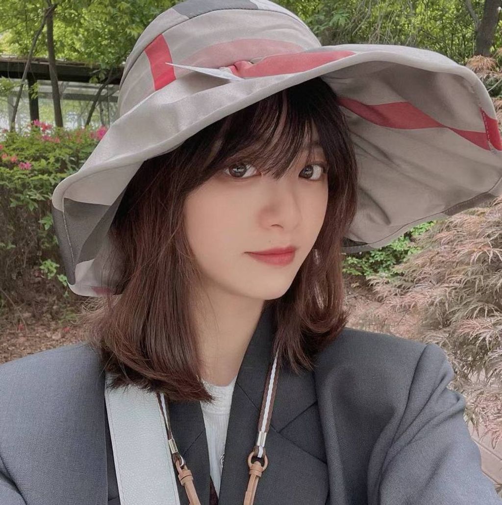 A-LOVELYHAT-Q3f-147👑 👑 2024-03-03 11.58.59