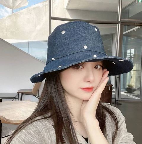 A-LOVELYHAT-Q3f-147👑 👑 2024-03-03 12.04.50