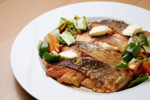 LINE_ALBUM_鮭魚熟食應用照_260803_1