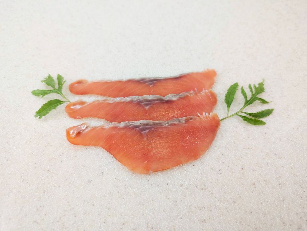 冷凍北海道煙燻鮭魚 50g包 50包2.5kg箱