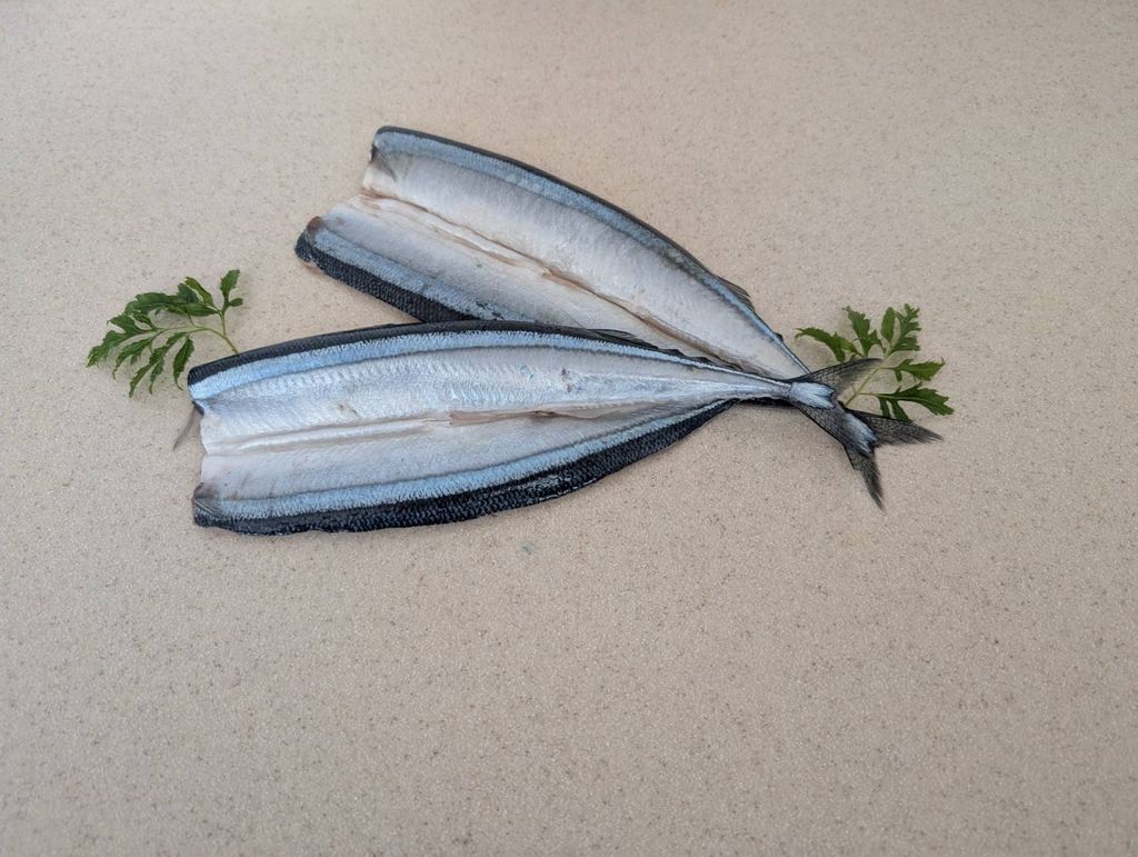 冷凍薄鹽秋刀魚 300g±10%包 20包6kg箱-真空