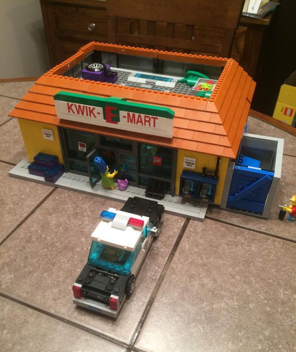 X19044 2218pcs The Simpsons The Kwik-E-Mart Blocks Toys X19044 2218pcs The Simpsons The Kwik-E-Mart Blocks Toys