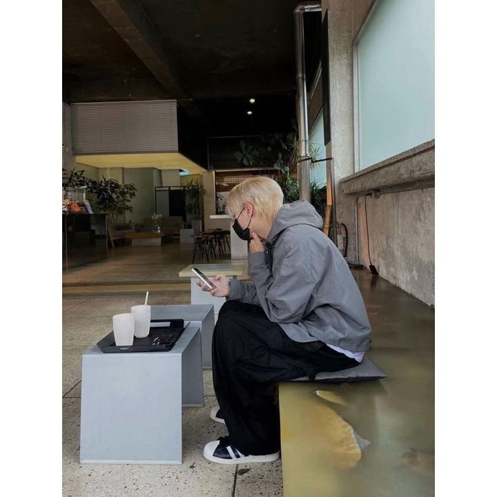 LINE_ALBUM_【RYO】🇰🇷 Raucohouse 素色 連帽 短版 薄料 防風 夾克 外套_230601_10