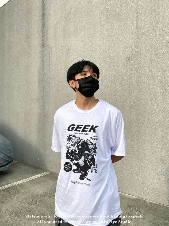 LINE_ALBUM_【RYO】🇰🇷 Raucohouse 人像 GEEK 印花 寬鬆 街頭 短T 短袖(2colors)_230601_13