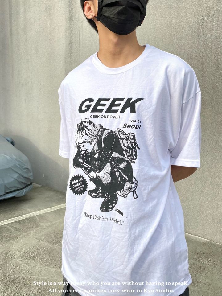 LINE_ALBUM_【RYO】🇰🇷 Raucohouse 人像 GEEK 印花 寬鬆 街頭 短T 短袖(2colors)_230601_12
