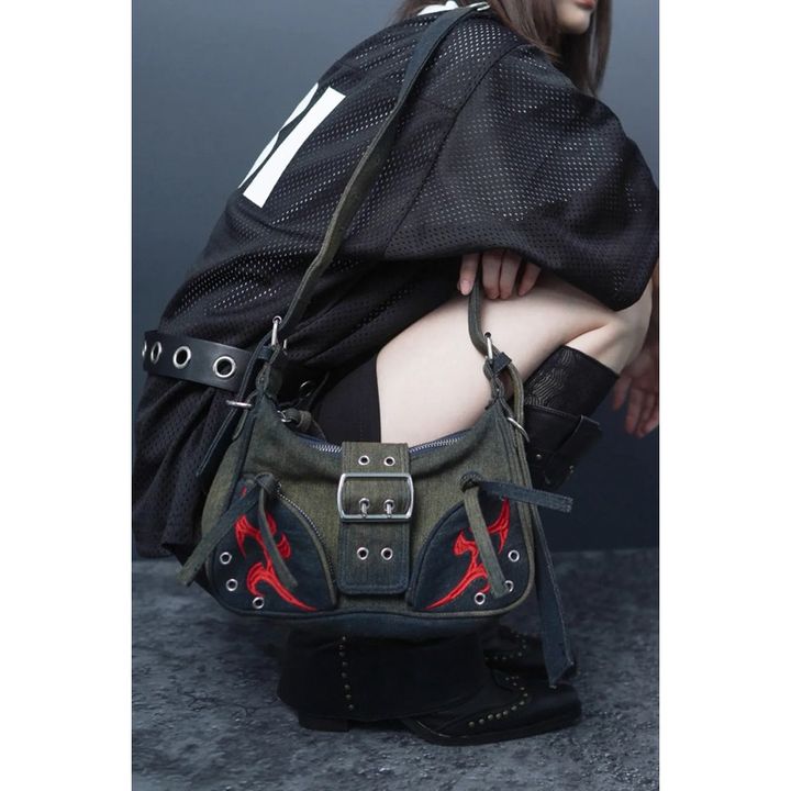 tw-11134207-7ras8-m4jzd0nf52vp04