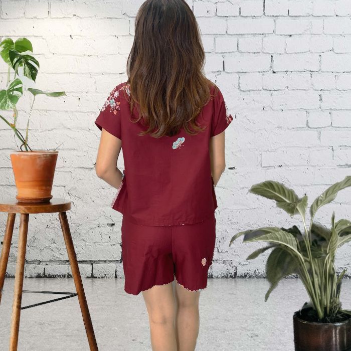 Ambre- Maroon Back 700x700