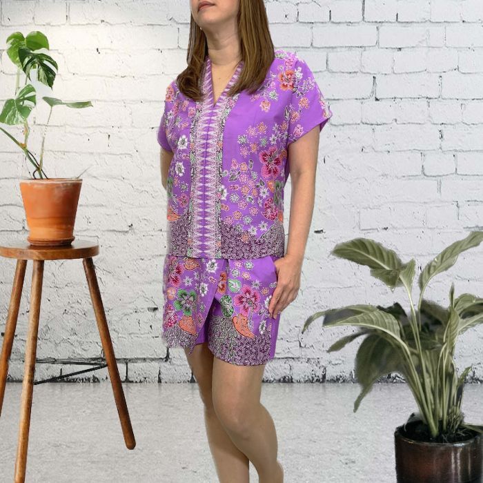 Ambrè Lavender Side  (700 × 700 px)