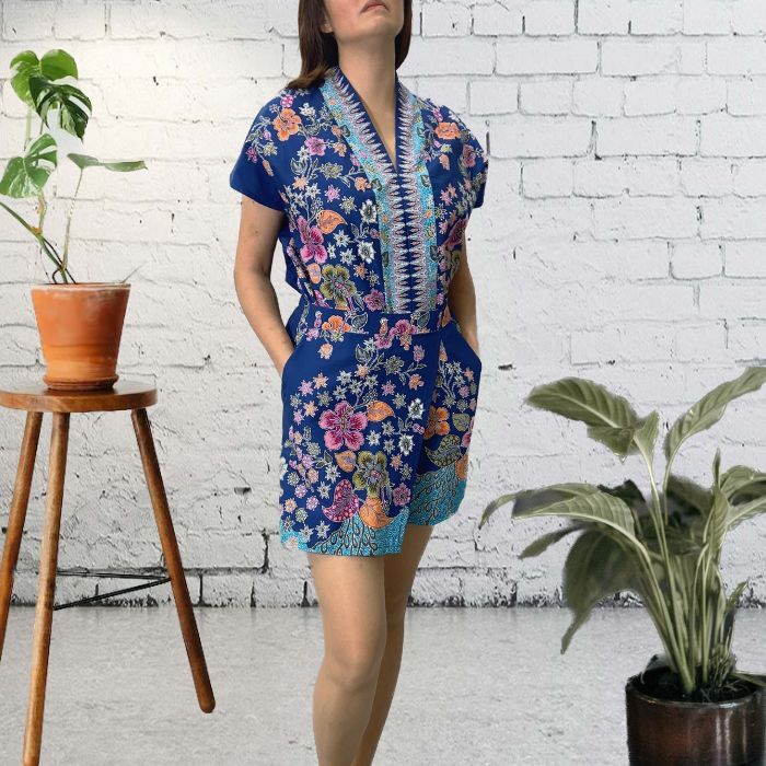 Ambrè Royal Blue Side  (700 × 700 px)