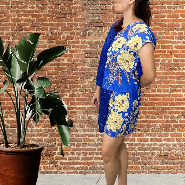 Celiné Yellow Peony Side (700 × 700 px)