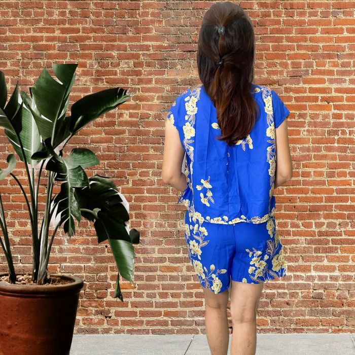 Celiné Yellow Peony Back (700 × 700 px)