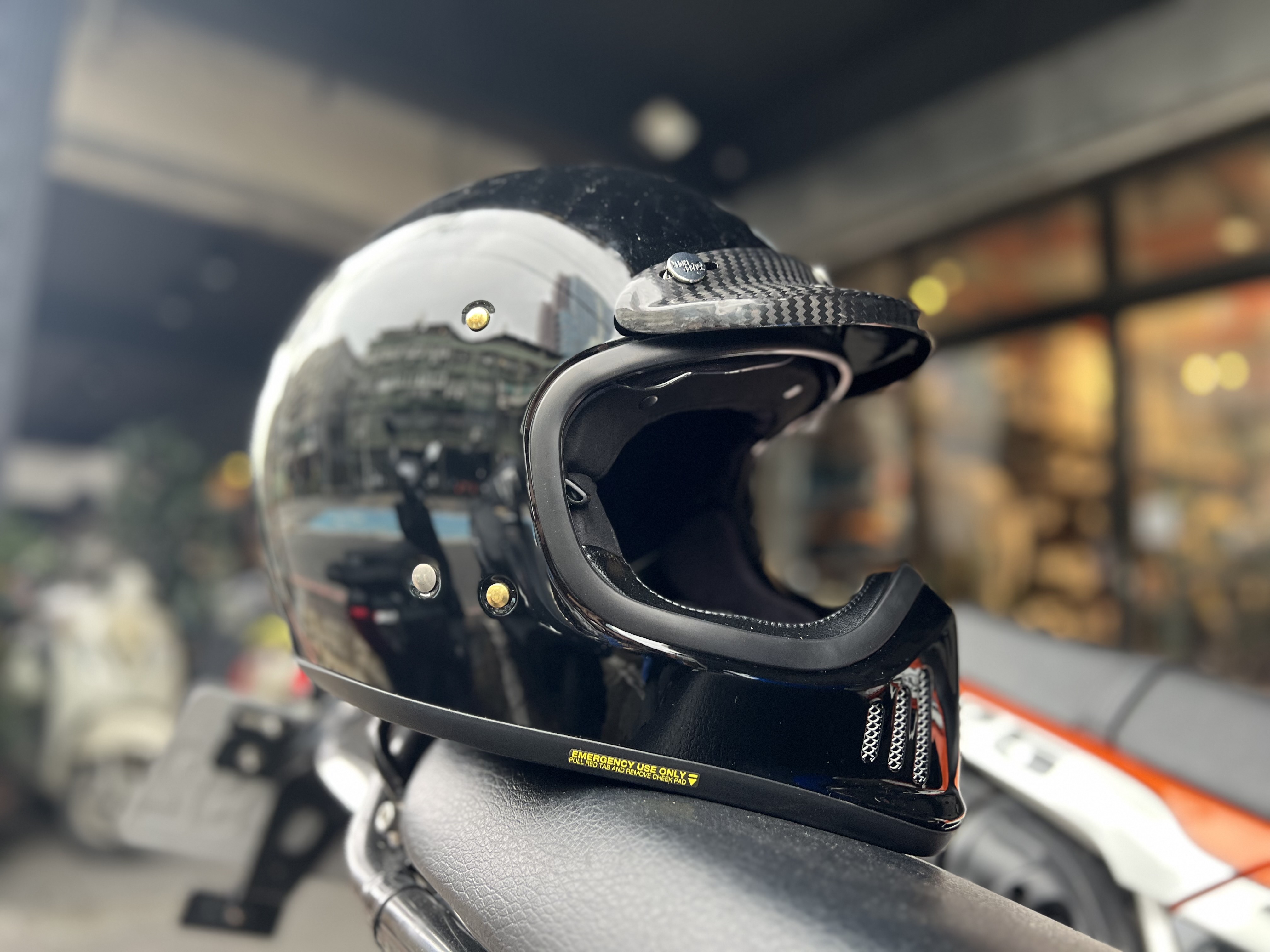 9B5496C9-6F36-422E-82F1-24080F786D49_0