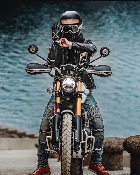 0ABFDB0E-81BD-42C6-9D27-D6D051ADB0AE