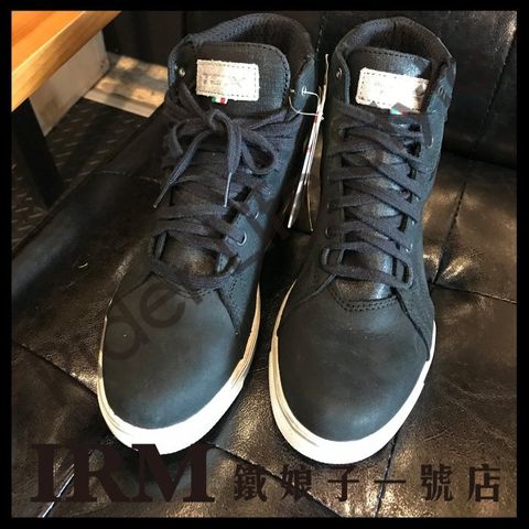 59d050bb-fde5-4b4f-9f9d-a16b1f3bae01