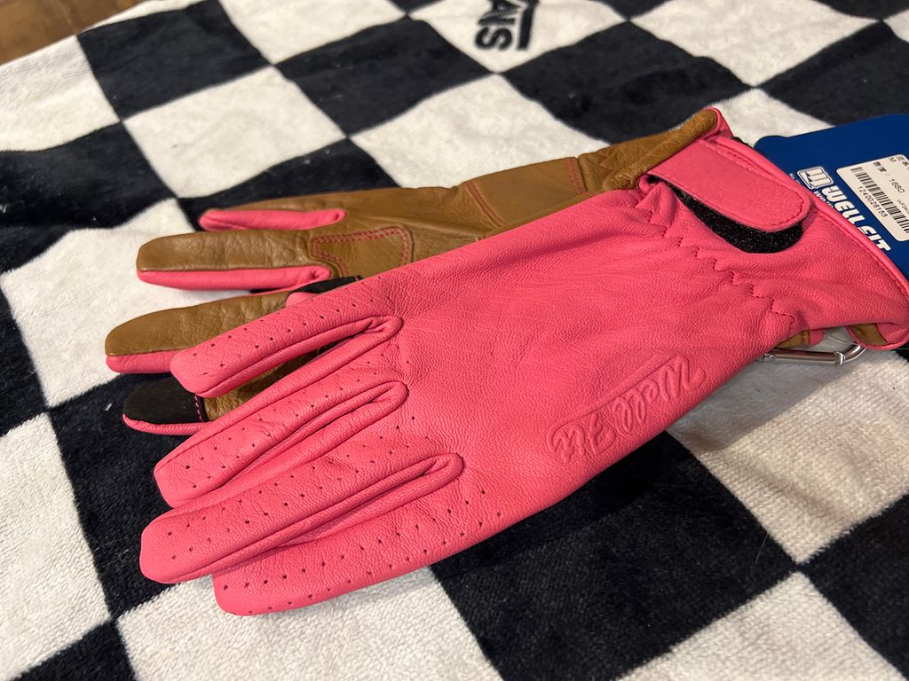 8F44D3F6-DA1B-4B21-B460-7EC251D5FA18_0