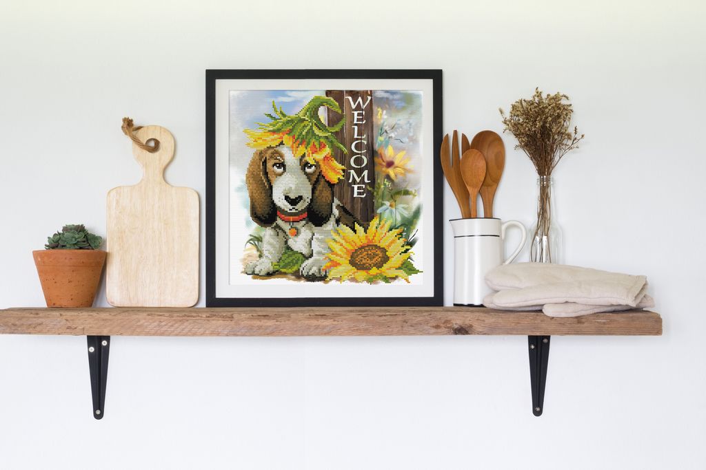 650.037_Sunflower_Hound_mock_up__30294.1651398243