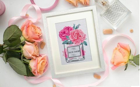 340.035_Rose_Chic_mock_up__89508.1651399423