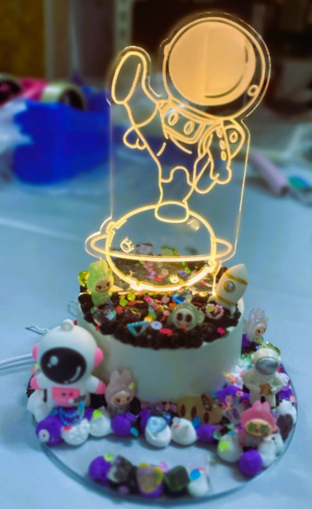 Cream Glue Astronaut LED Night Lamp