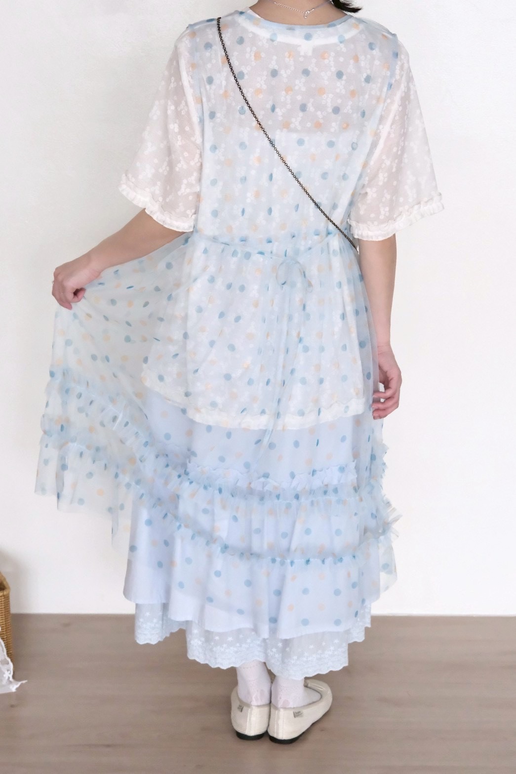 4E2A67E6-630C-46A2-99D8-FE1CFD817B51