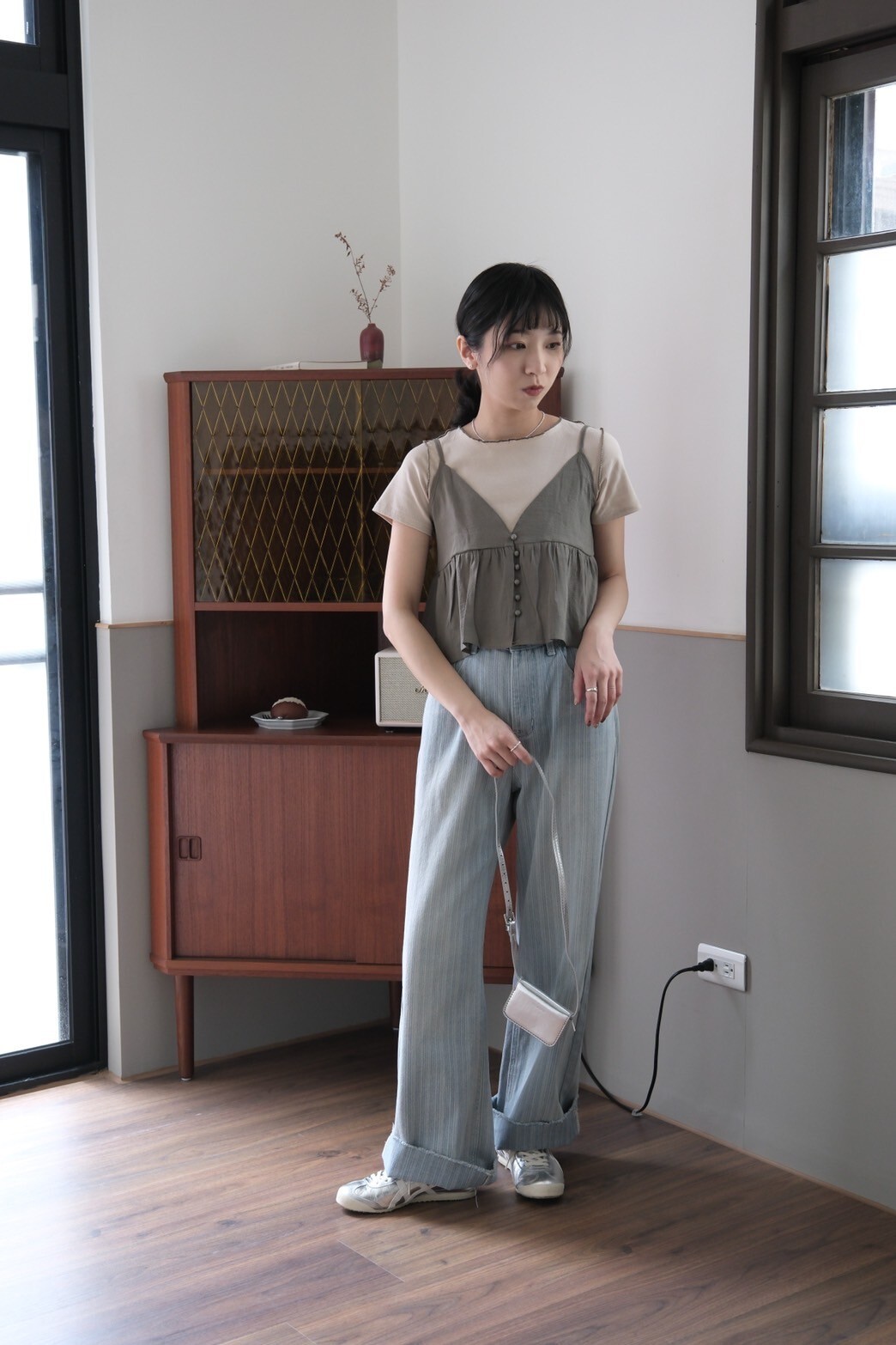 8CF61246-76FB-40A6-ABF1-1BE4266E3B09