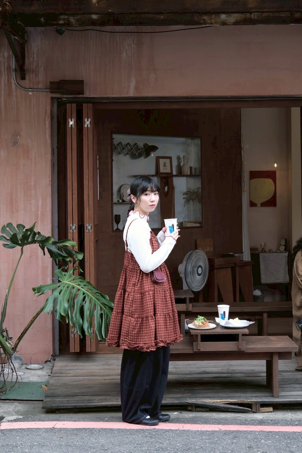 7B589B3C-7F5A-4614-9661-5F1DA9D09D90