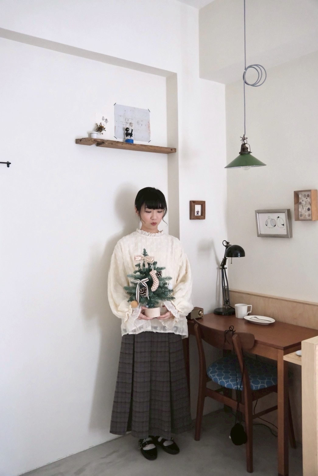 AEC3146F-8126-42BB-A7D4-680B94EB049A