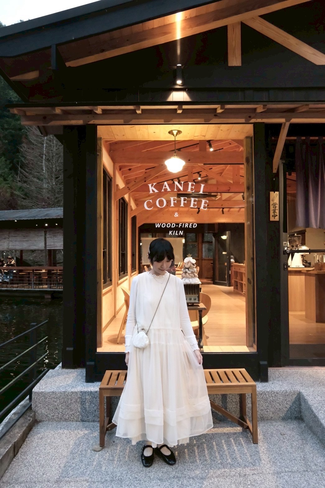 D33B7696-7736-4944-B4C7-CDCA109B88BE