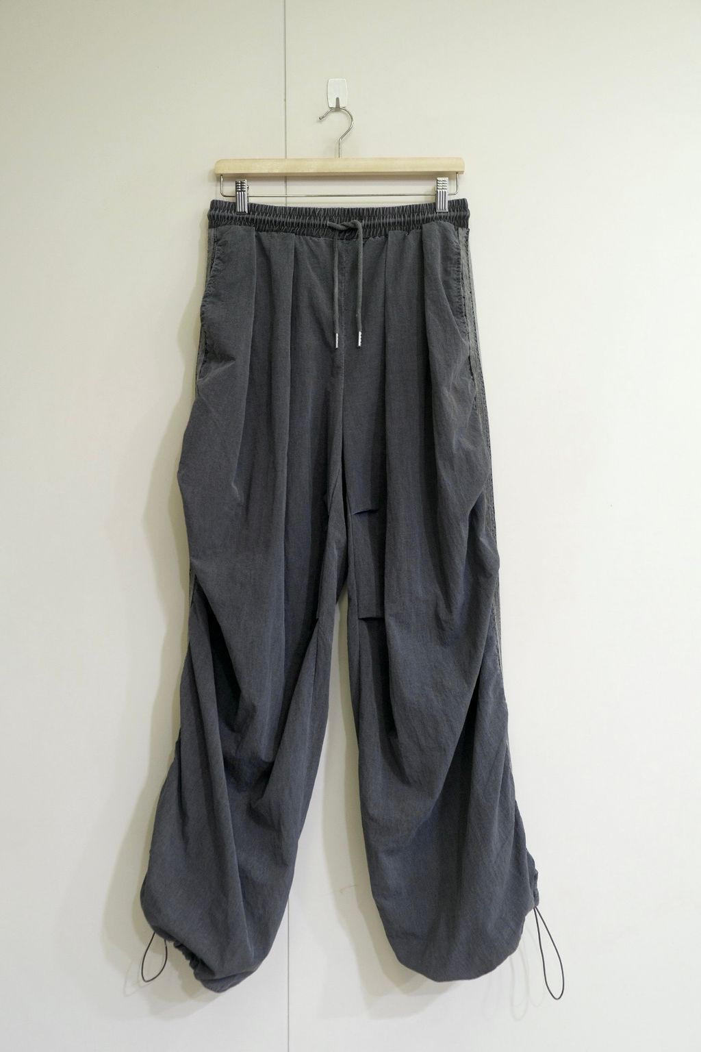 27C00F0A-4B77-4C5B-973B-34A5D746FC85