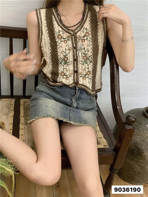 LINE_ALBUM_鈕扣手勾馬甲_230426_34