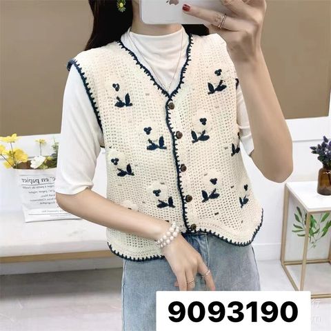 LINE_ALBUM_鈕扣手勾馬甲_230426_55