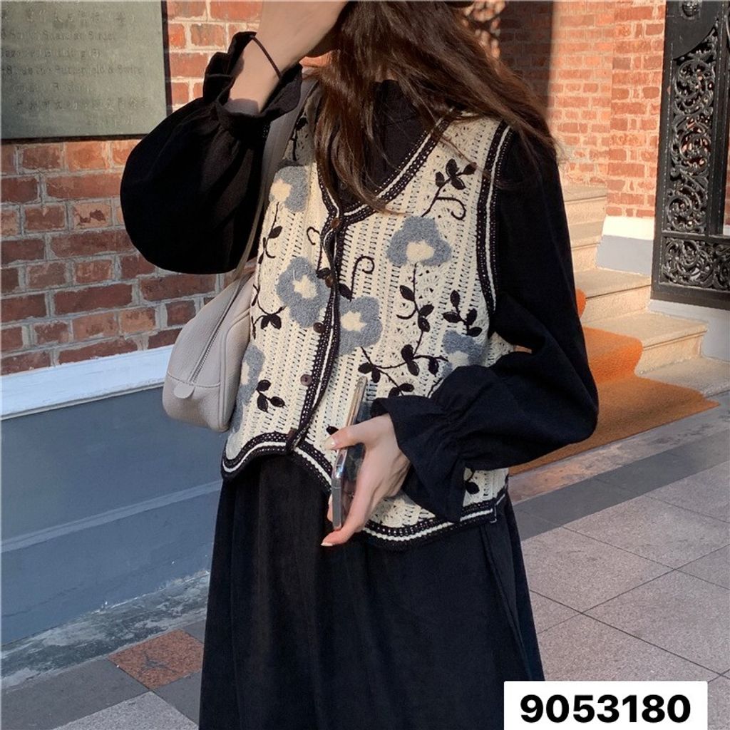 LINE_ALBUM_鈕扣手勾馬甲_230426_68